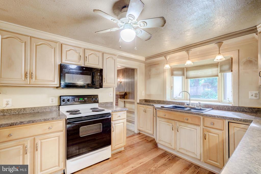 39990 PEACOCK CIRCLE,LOUDOUN