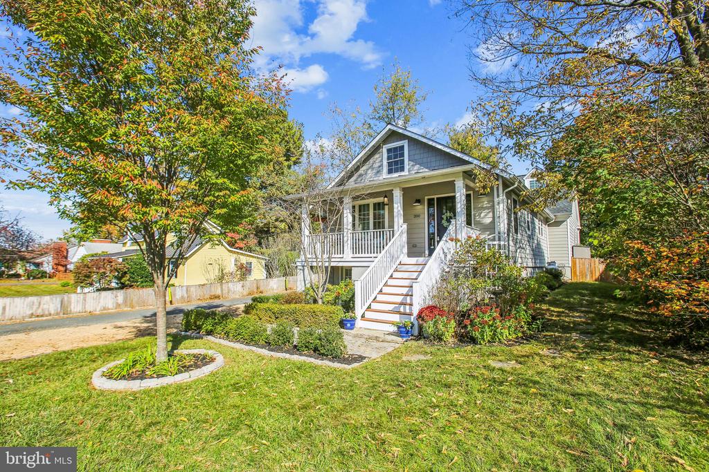200 S MAPLE AVENUE