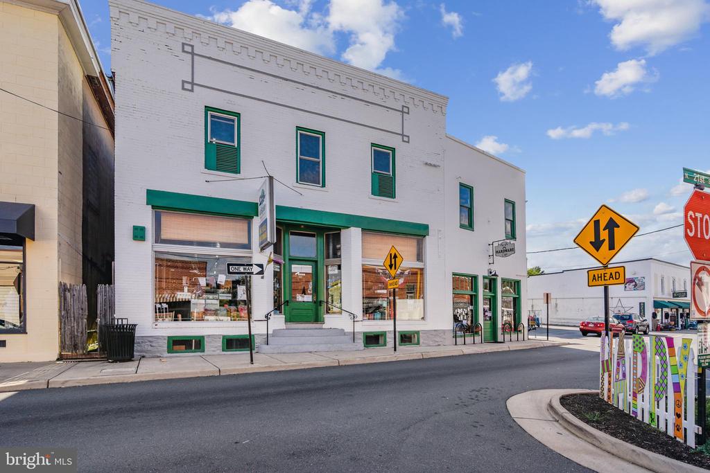 200 S MAPLE AVENUE