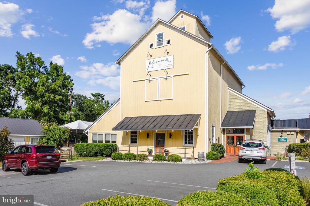 200 S MAPLE AVENUE