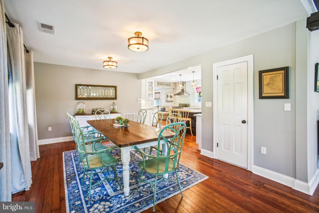 200 S MAPLE AVENUE