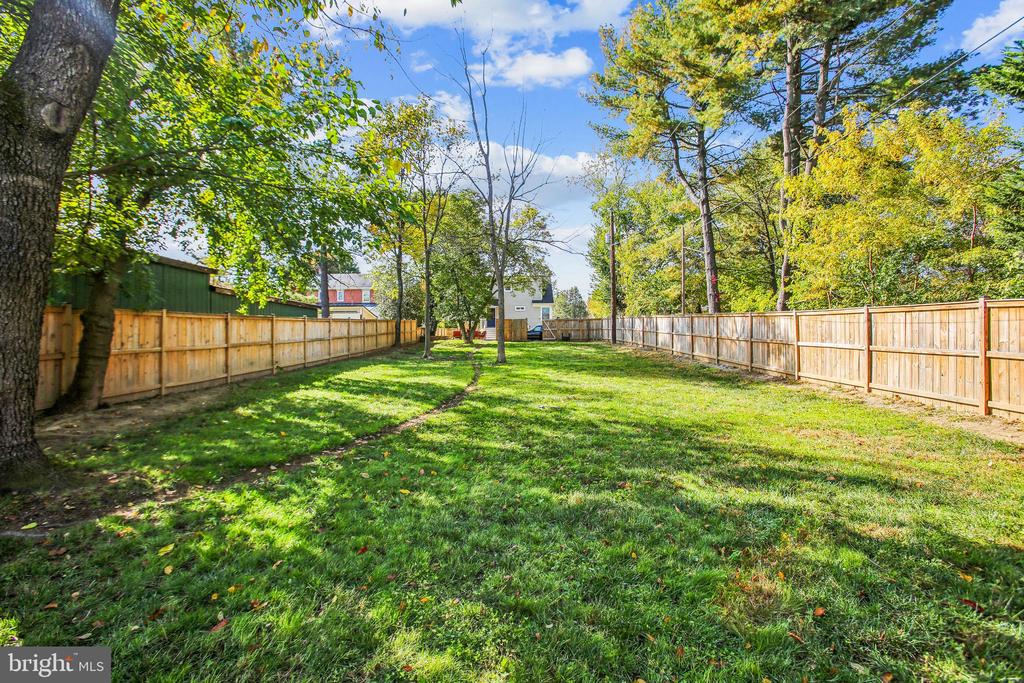 200 S MAPLE AVENUE