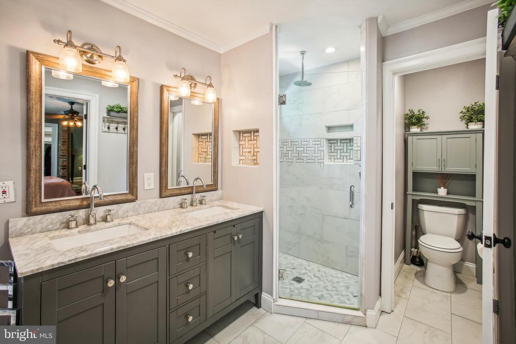 200 S MAPLE AVENUE