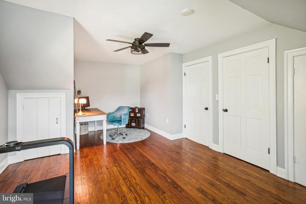 200 S MAPLE AVENUE
