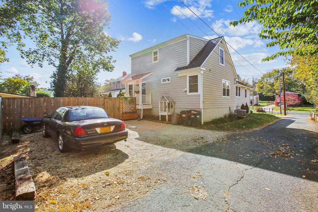200 S MAPLE AVENUE