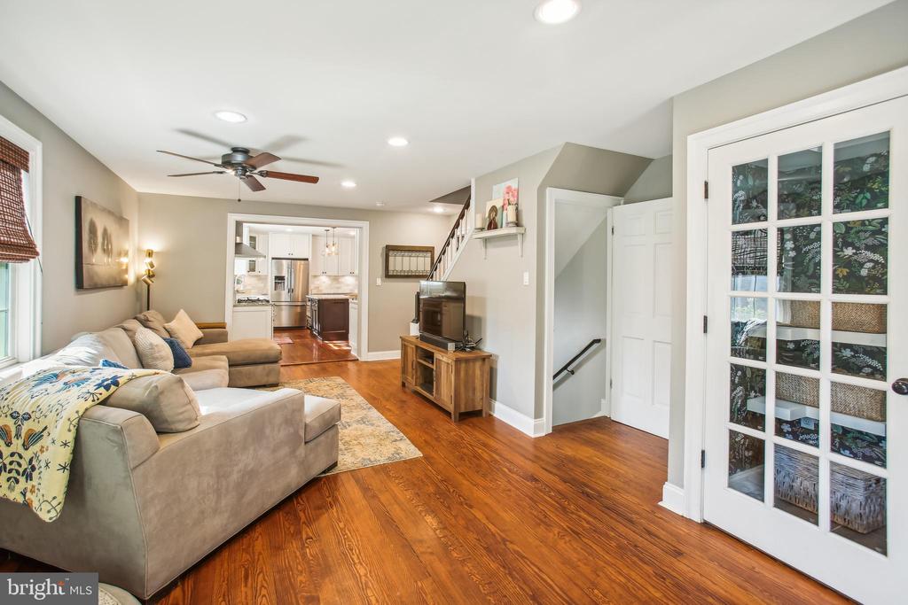 200 S MAPLE AVENUE