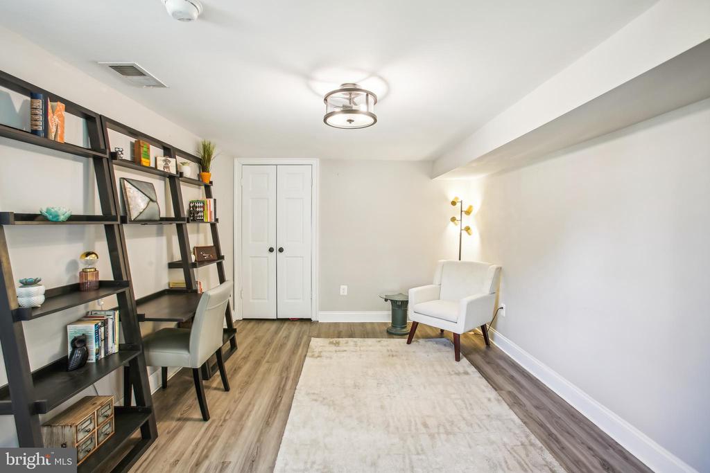 200 S MAPLE AVENUE