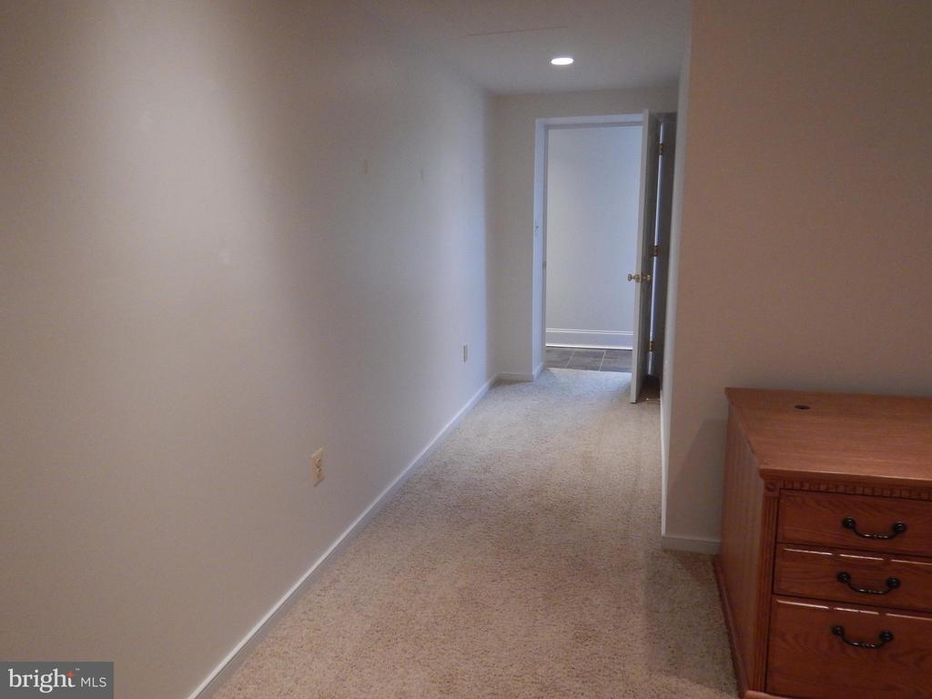 13884 BERLIN TURNPIKE B