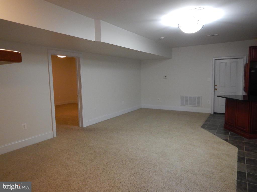 13884 BERLIN TURNPIKE B