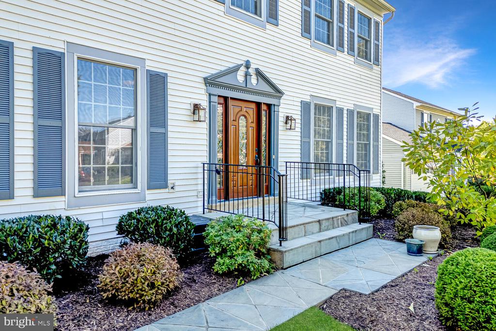 1307 CAMPBELL COURT NE