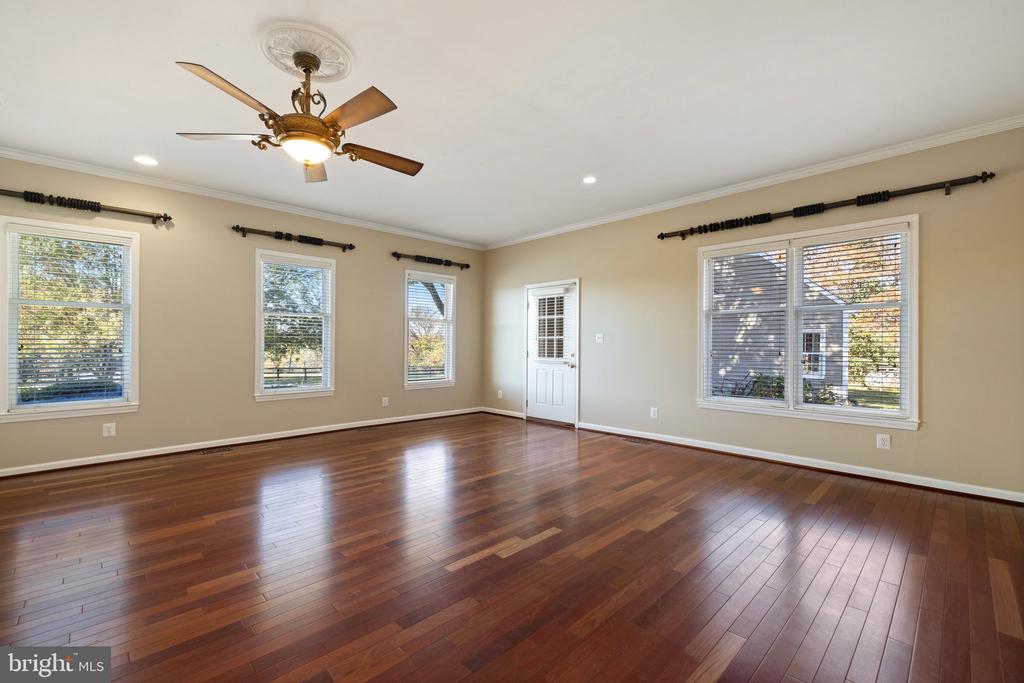 36643 LEITH LANE