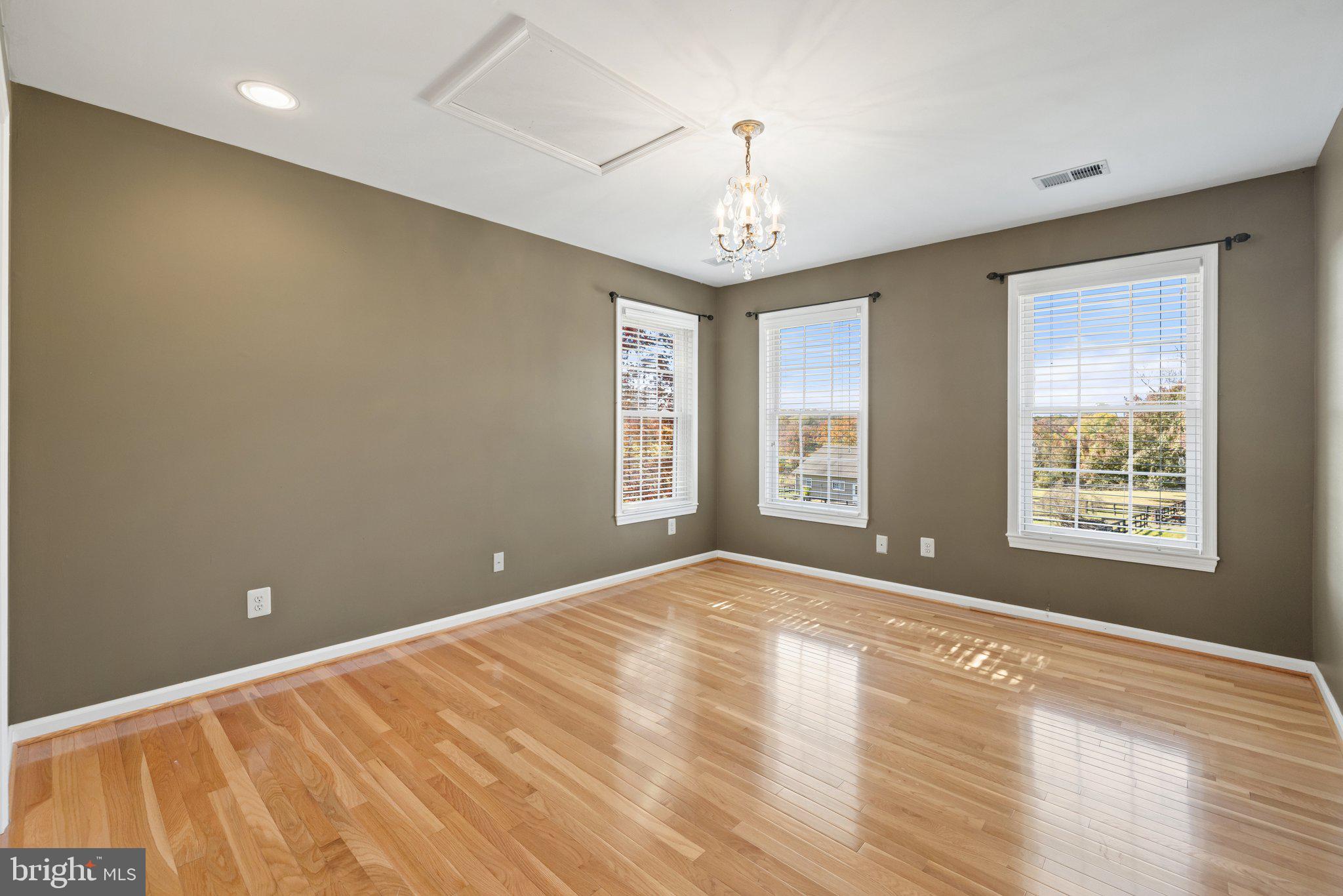 36643 LEITH LANE