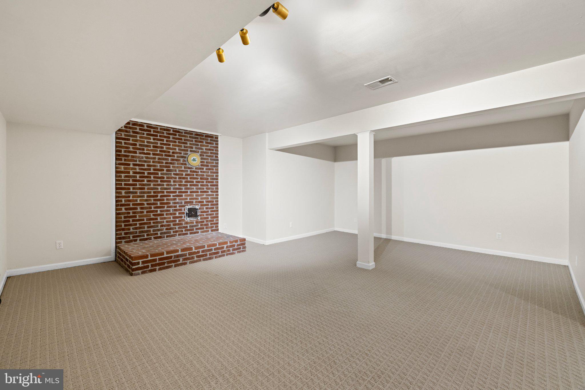 36643 LEITH LANE