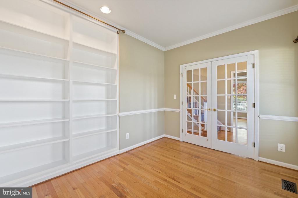 36643 LEITH LANE