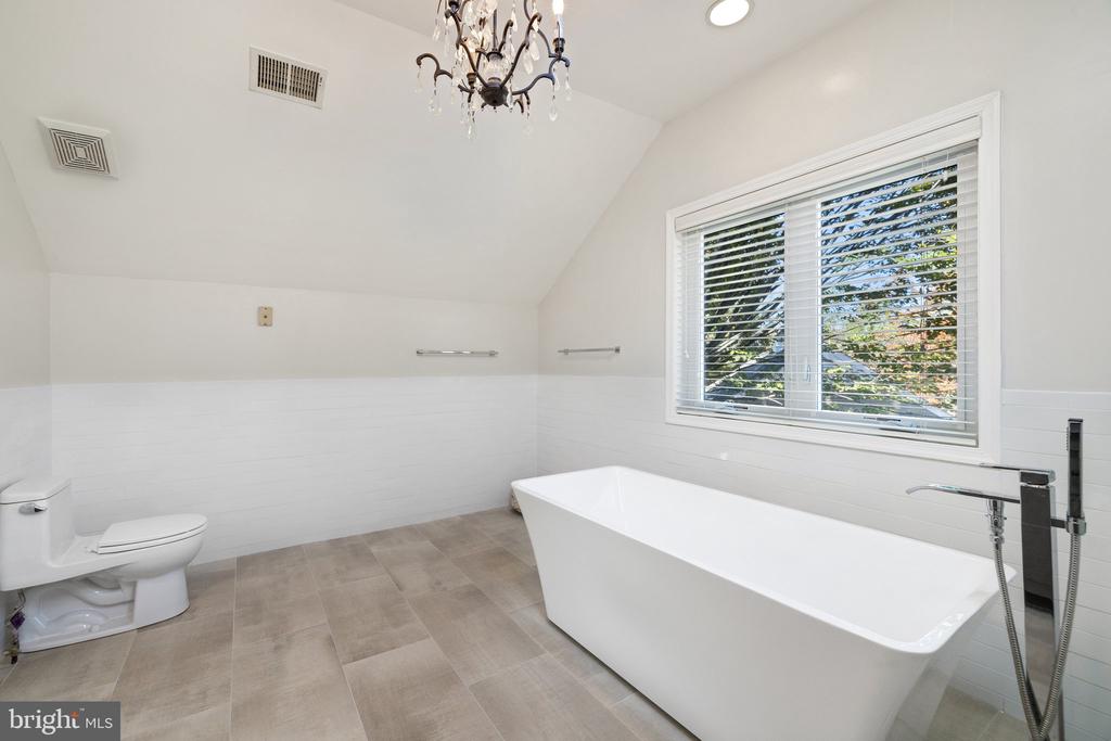 36643 LEITH LANE