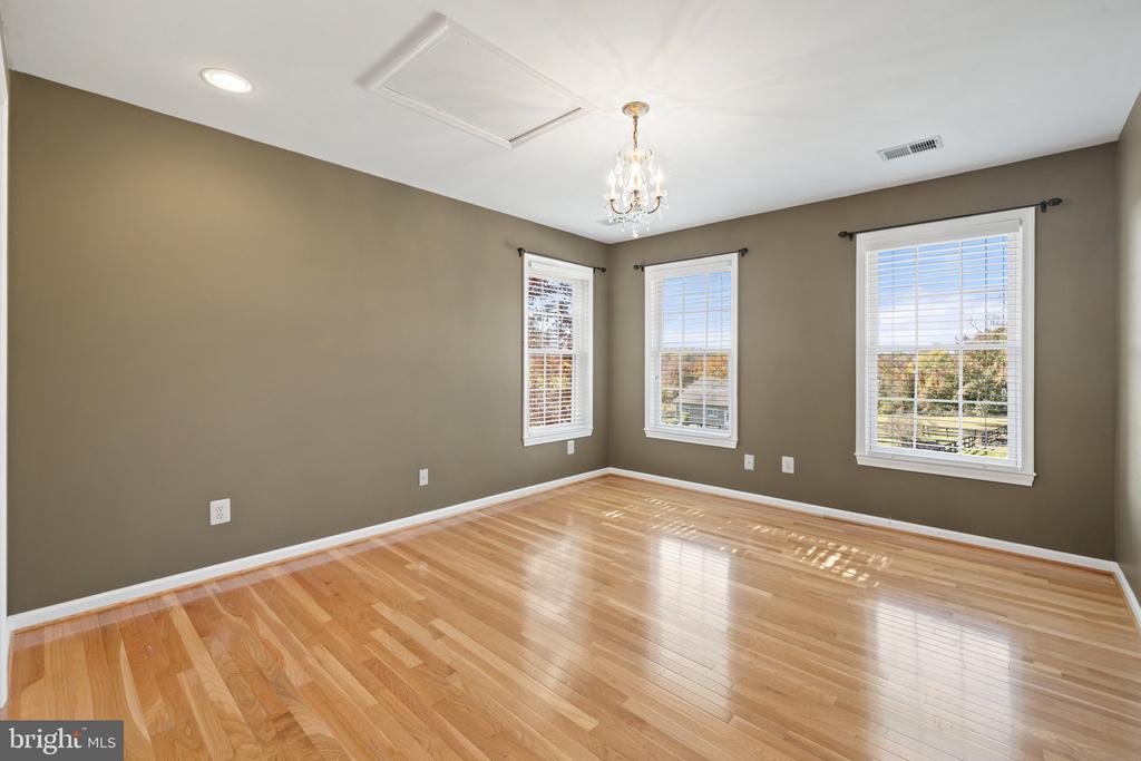 36643 LEITH LANE