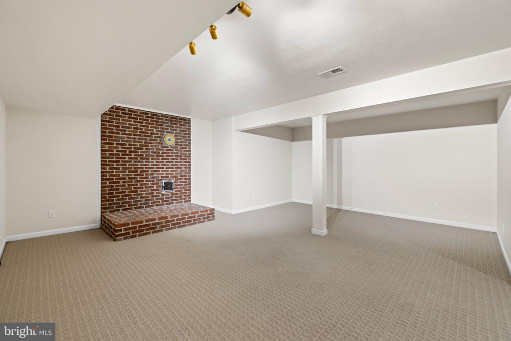 36643 LEITH LANE
