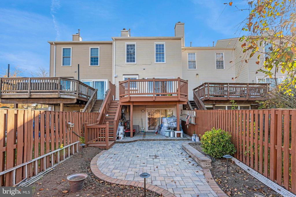 129 CARNABY WAY NE