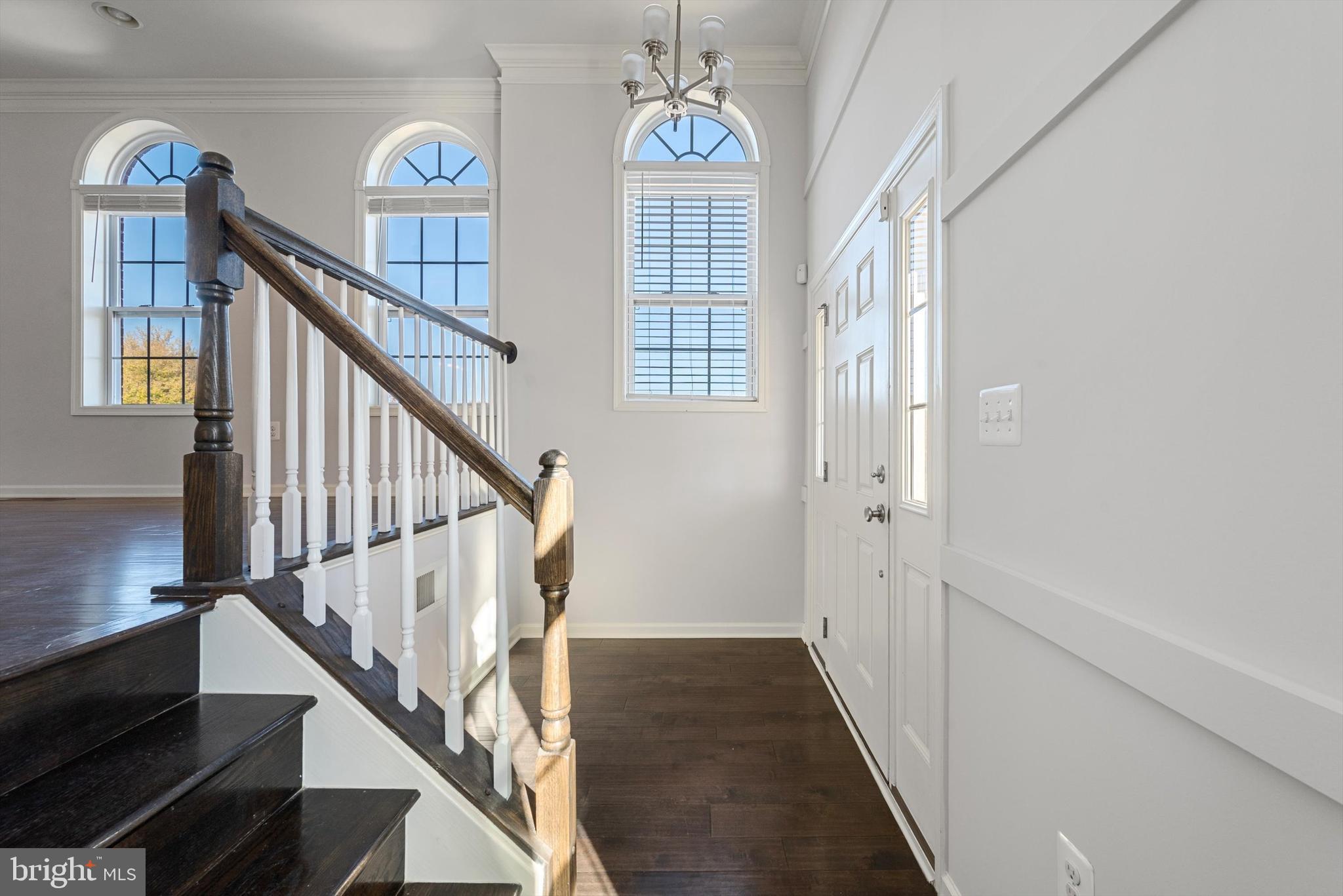 301 DUBLIN SQ