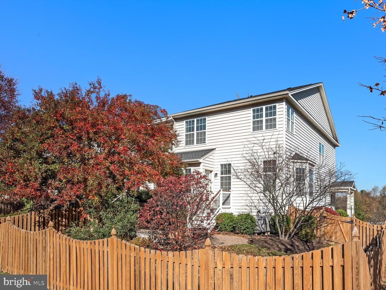 301 DUBLIN SQ
