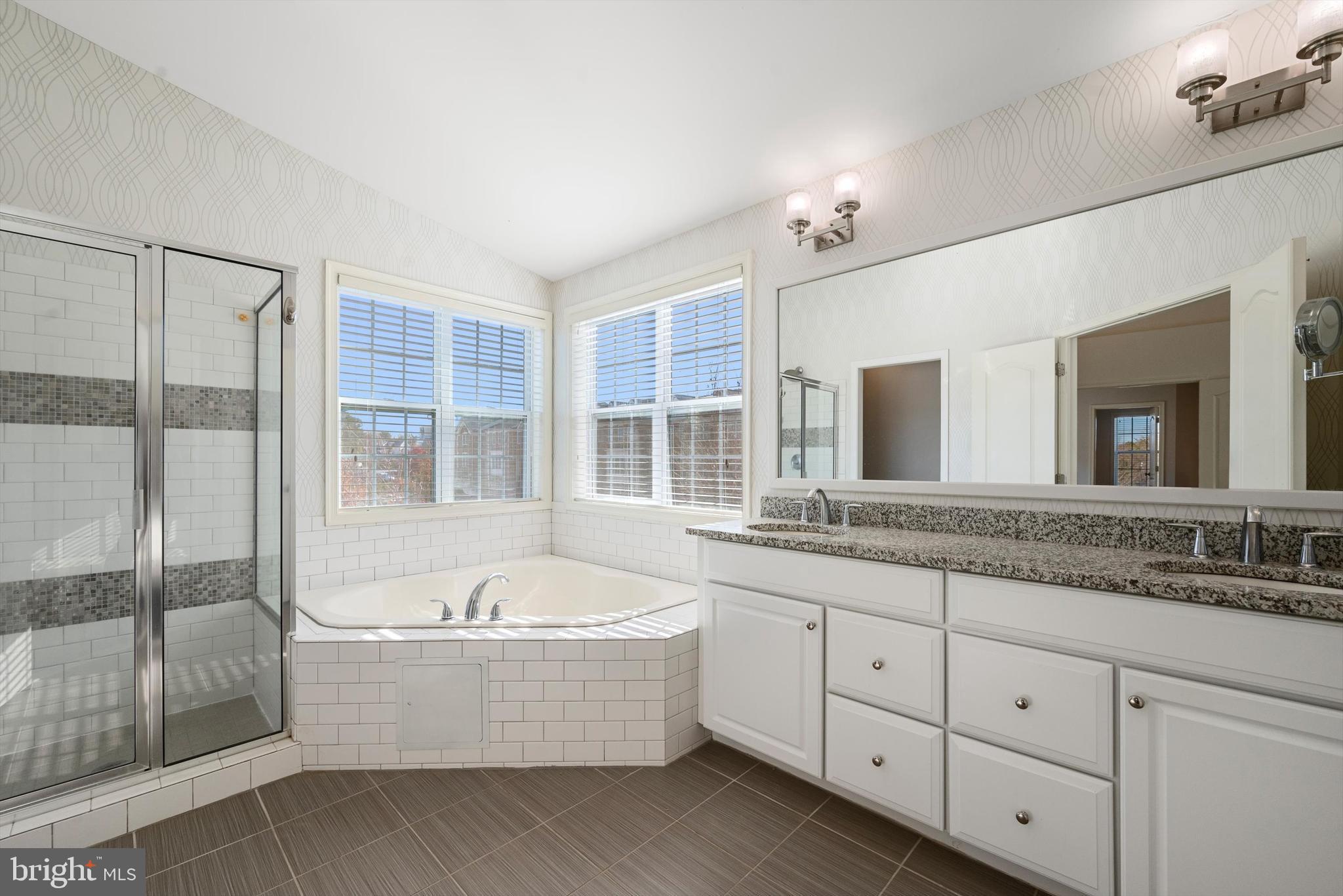 301 DUBLIN SQ