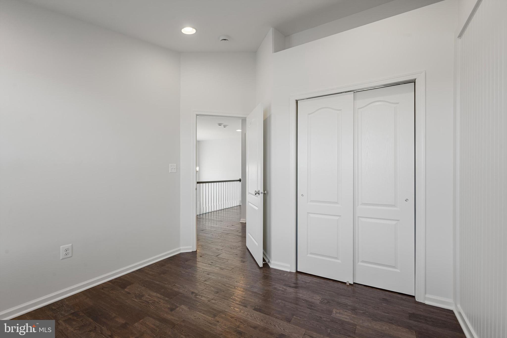 301 DUBLIN SQ
