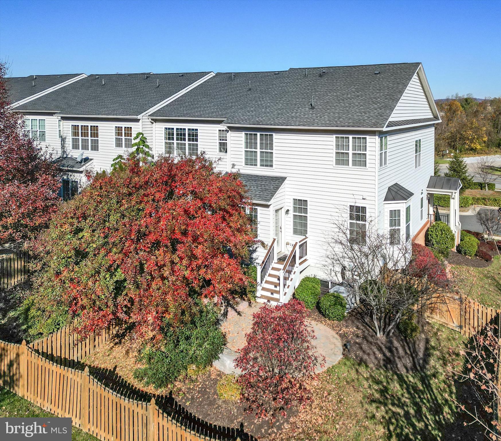 301 DUBLIN SQ