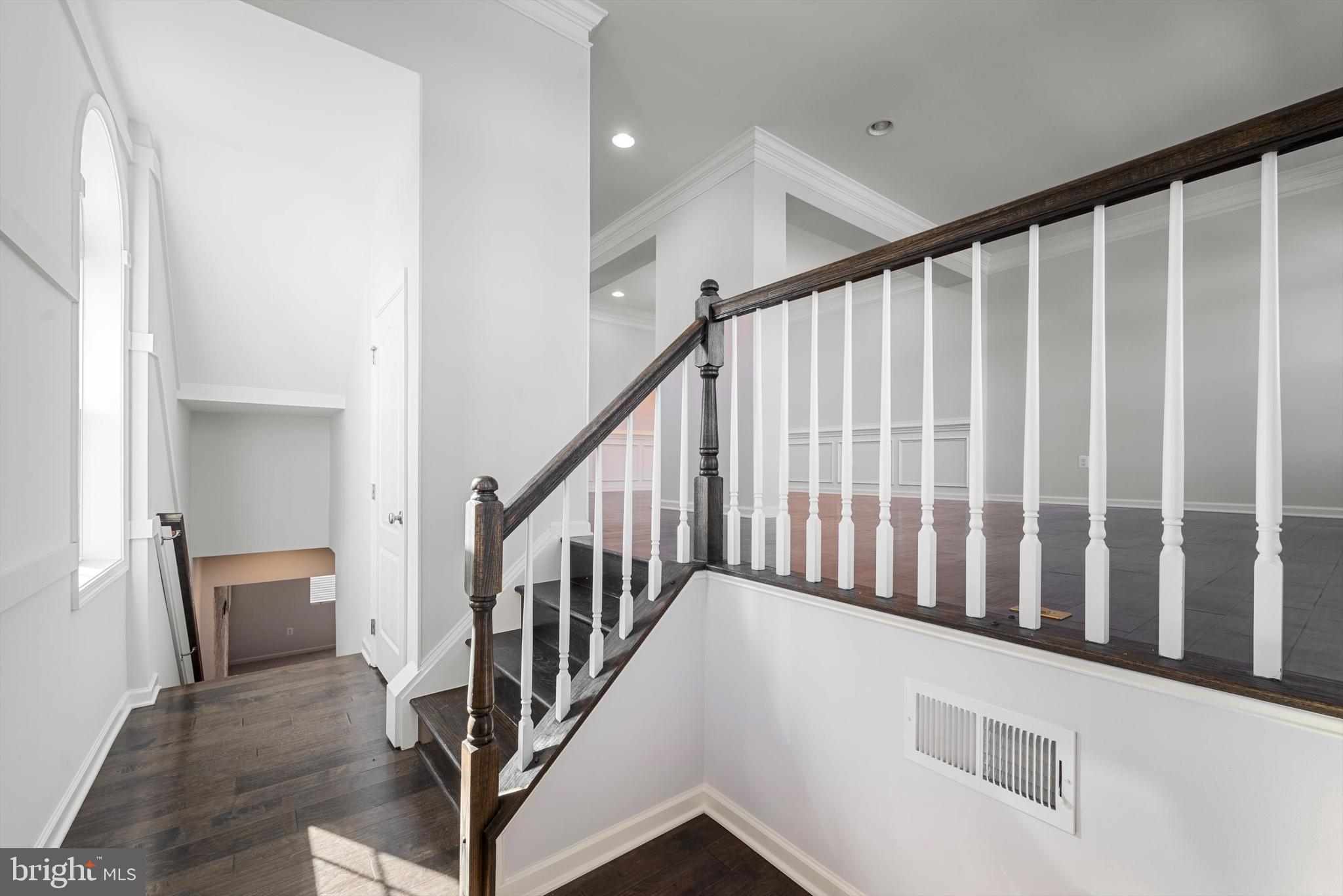 301 DUBLIN SQ