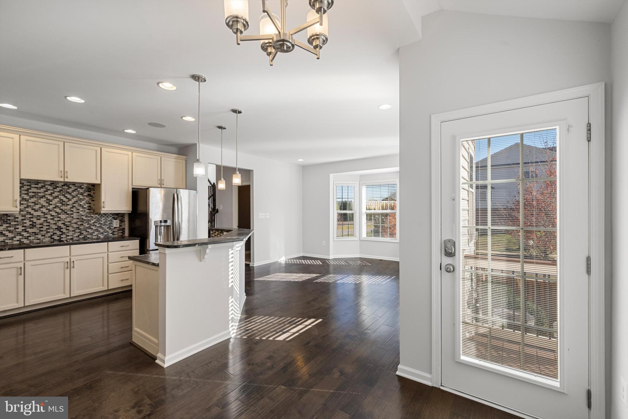 301 DUBLIN SQ