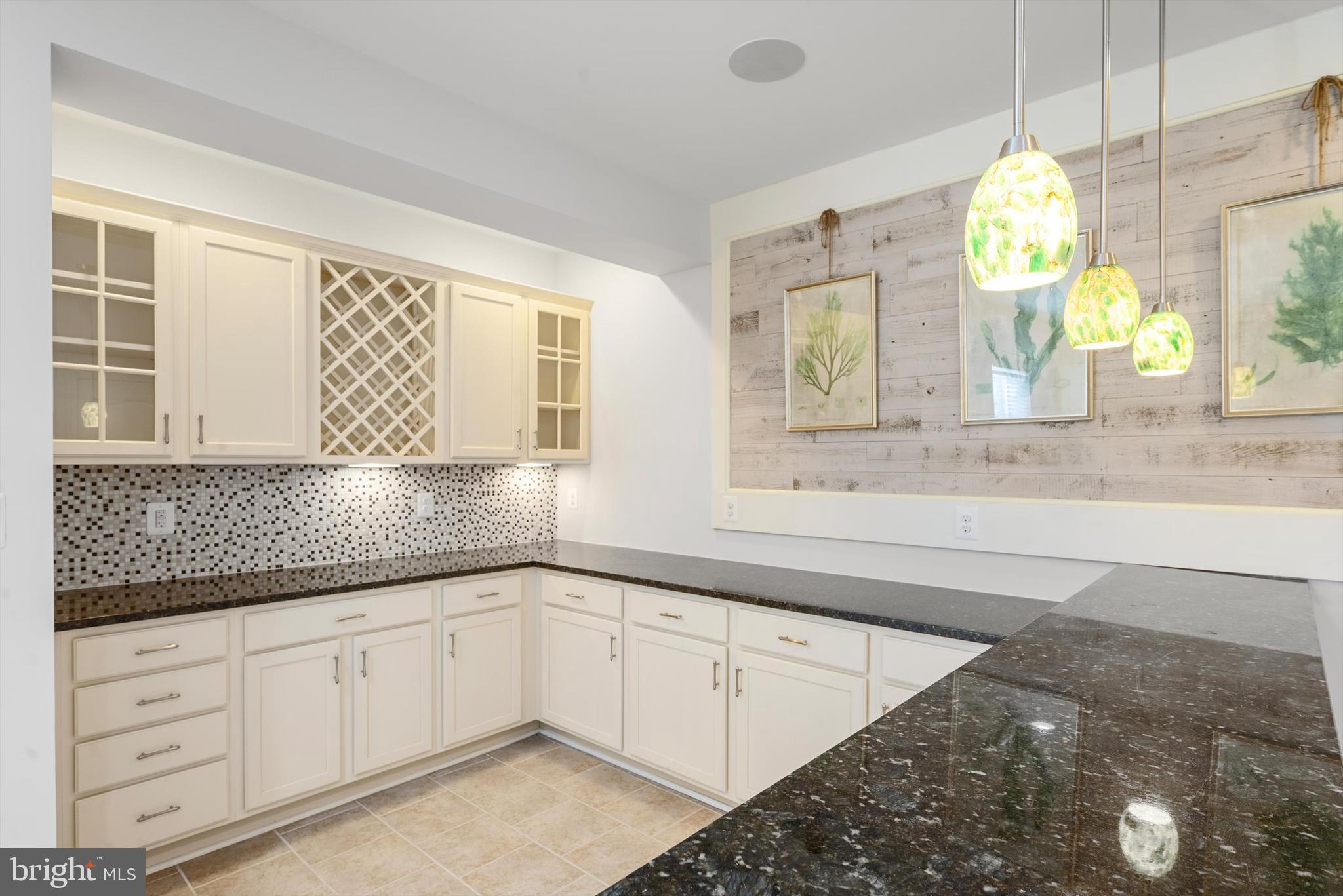 301 DUBLIN SQ