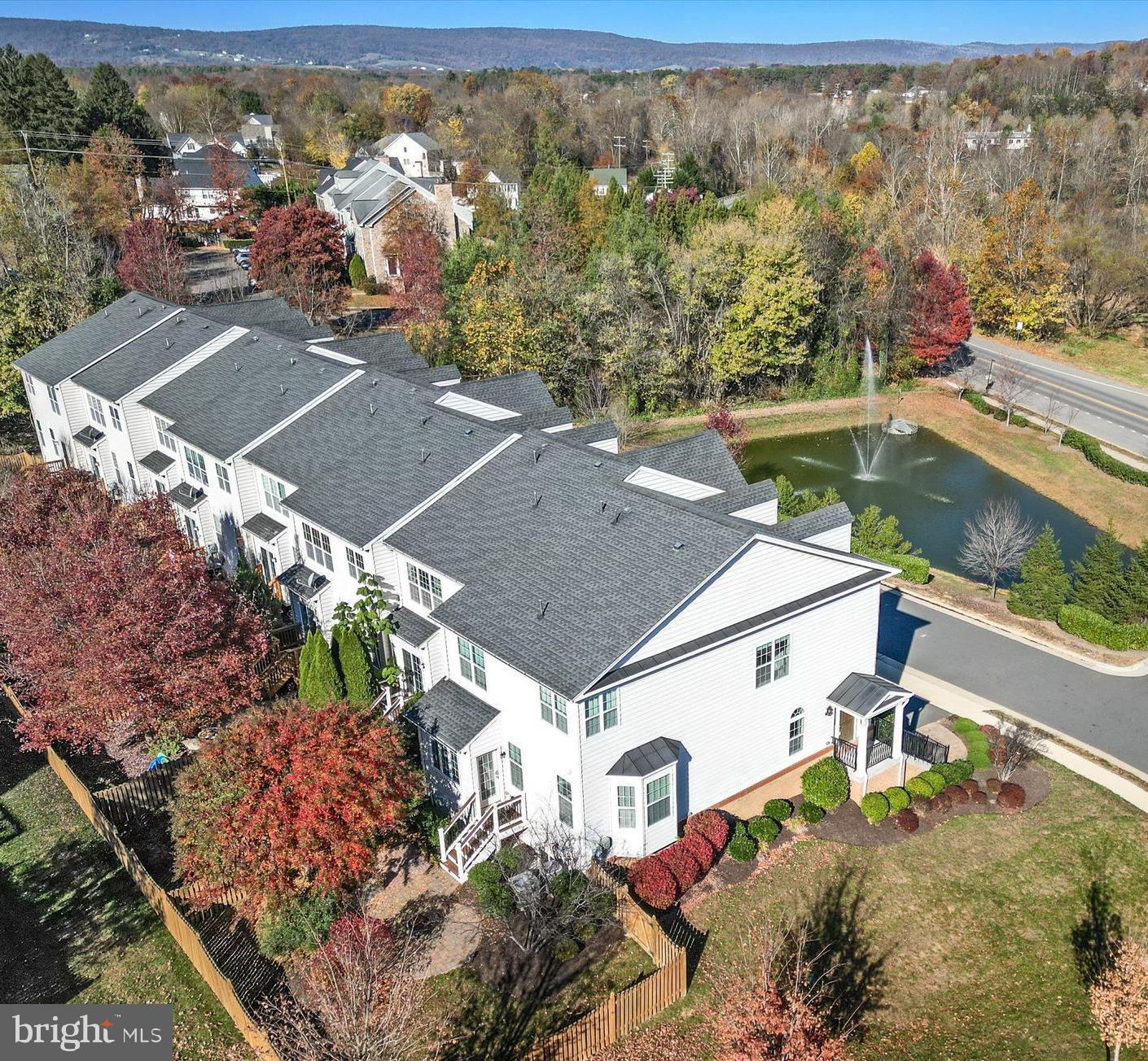 301 DUBLIN SQ