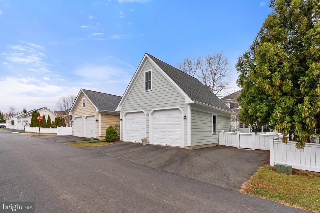 623 KINVARRA PLACE