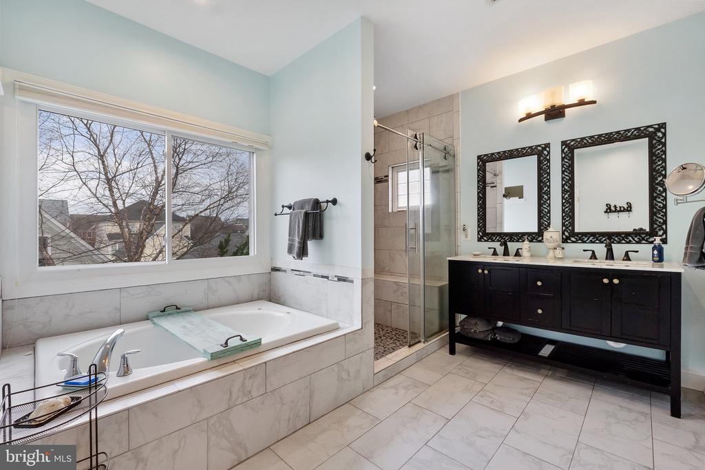 623 KINVARRA PLACE