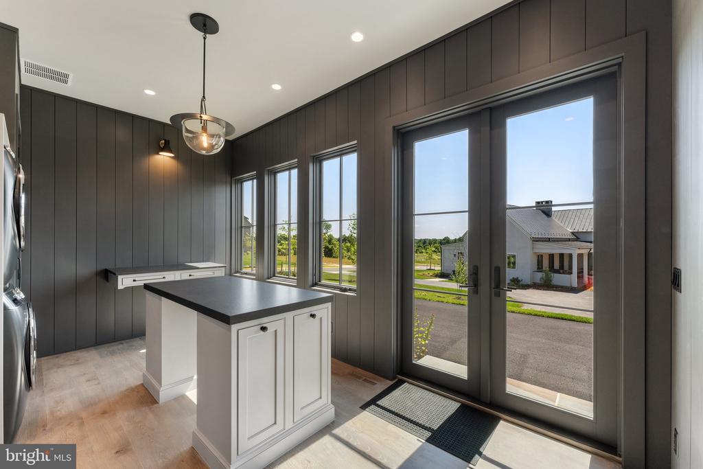 801 OLD SADDLE DRIVE