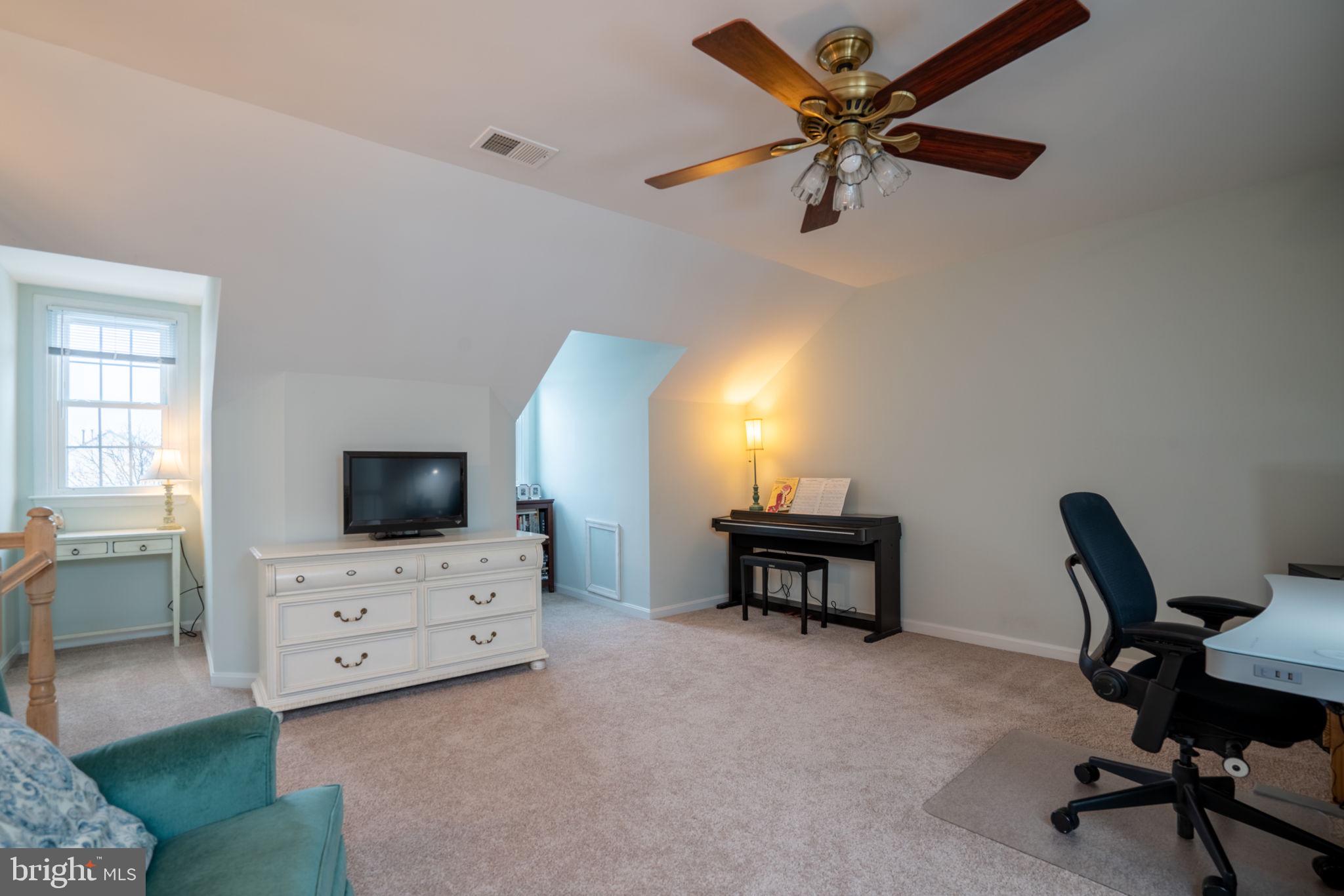 43594 BLACKSMITH SQUARE