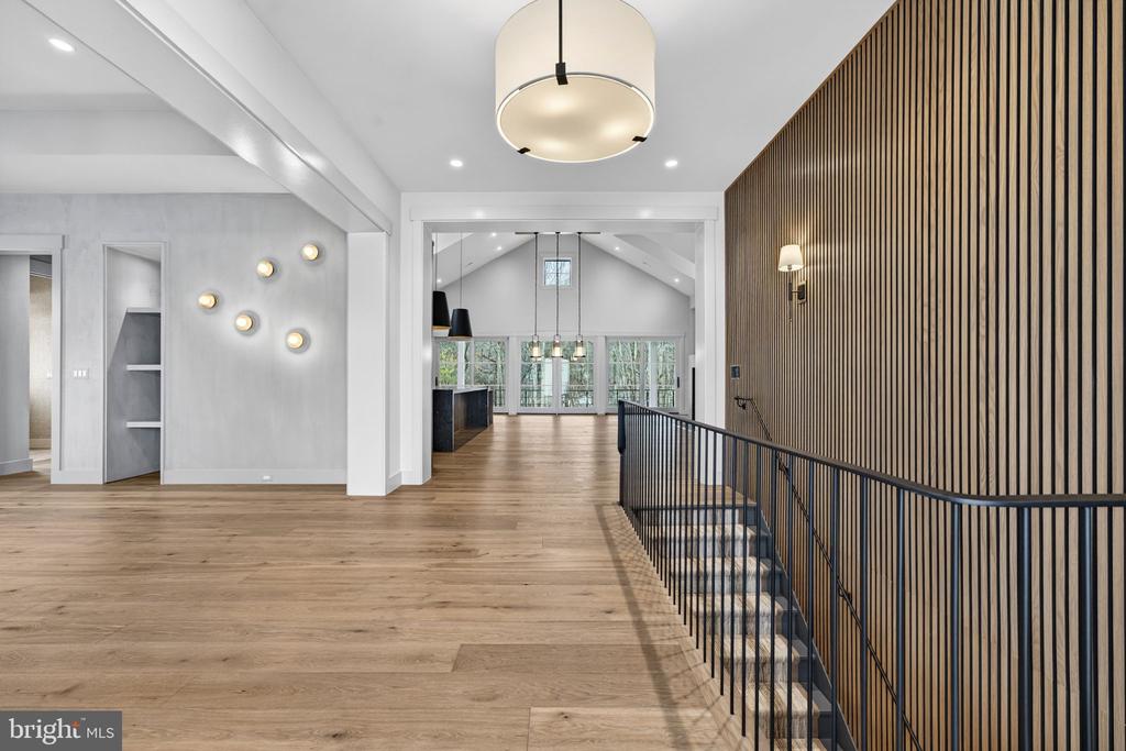 4 FOXTROT KNOLL LANE