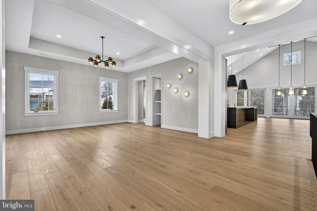 4 FOXTROT KNOLL LANE