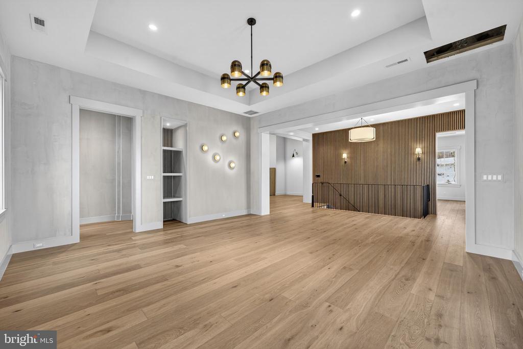 4 FOXTROT KNOLL LANE
