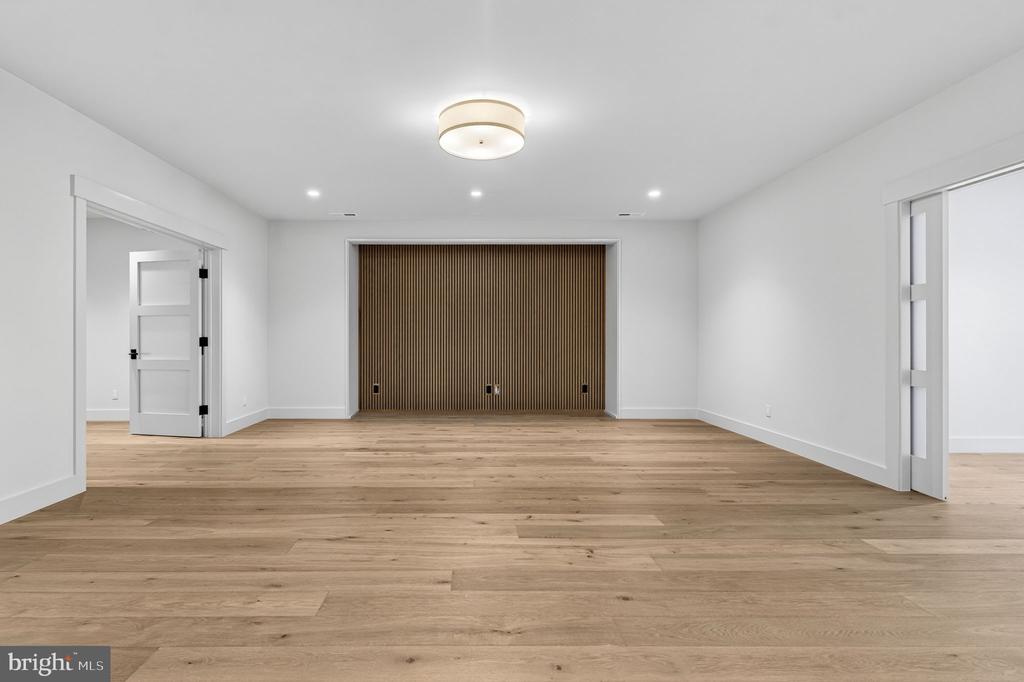 4 FOXTROT KNOLL LANE