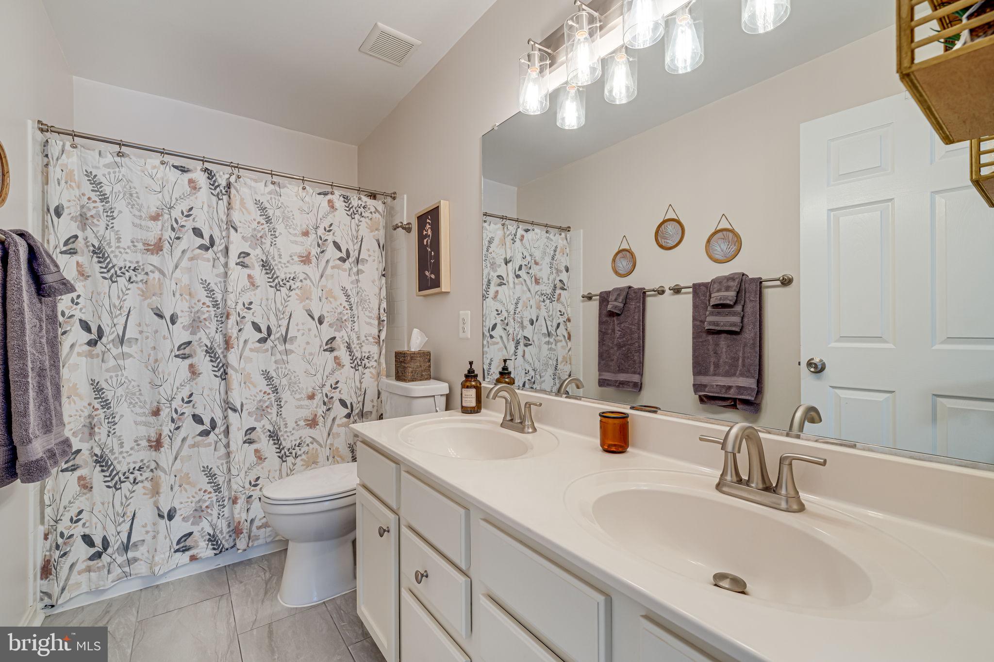 224 E SKYLINE DRIVE