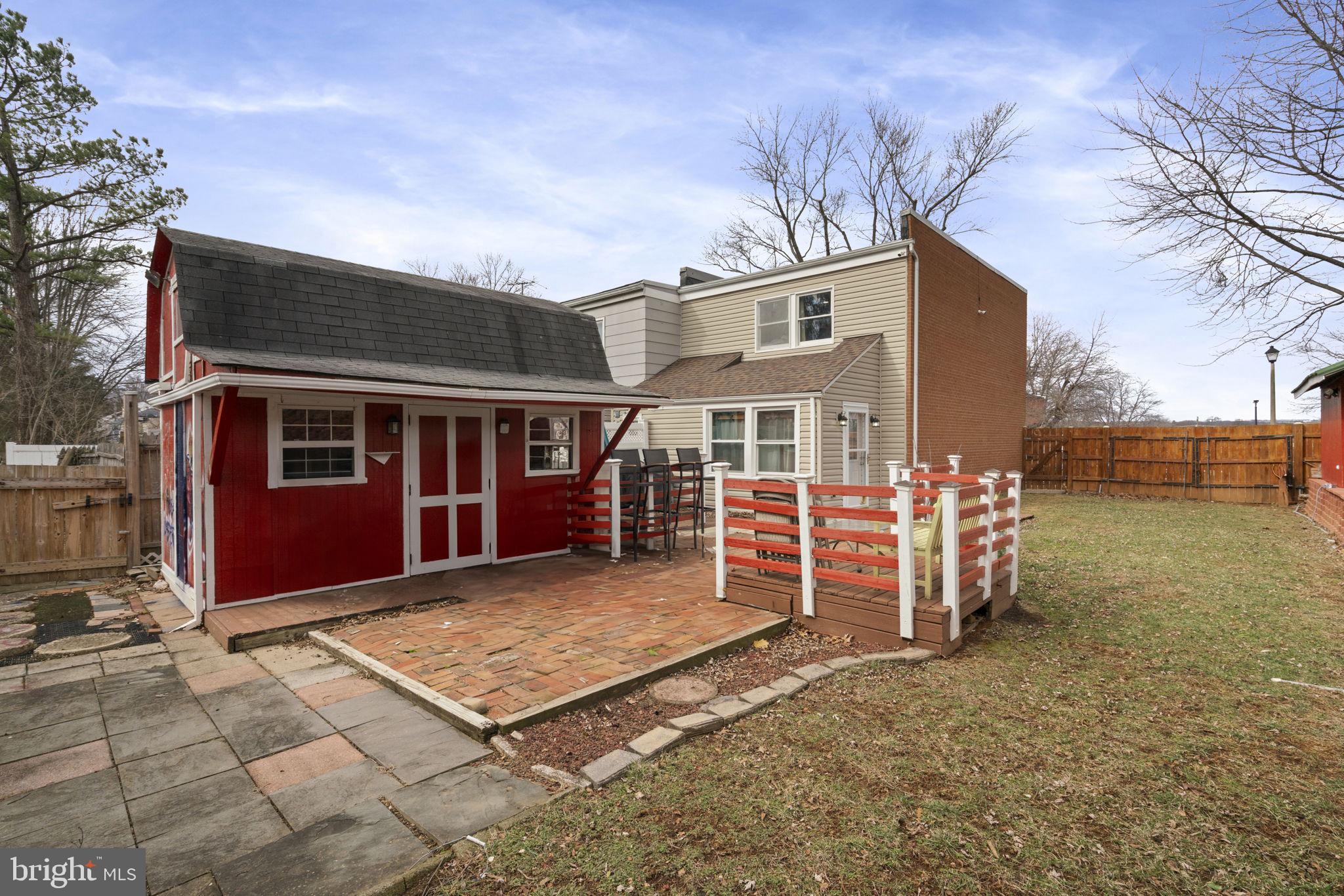 218 ROANOKE DRIVE SE