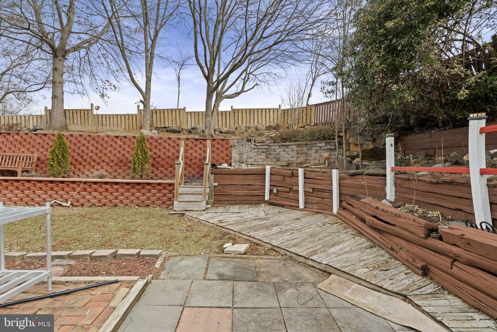 218 ROANOKE DRIVE SE