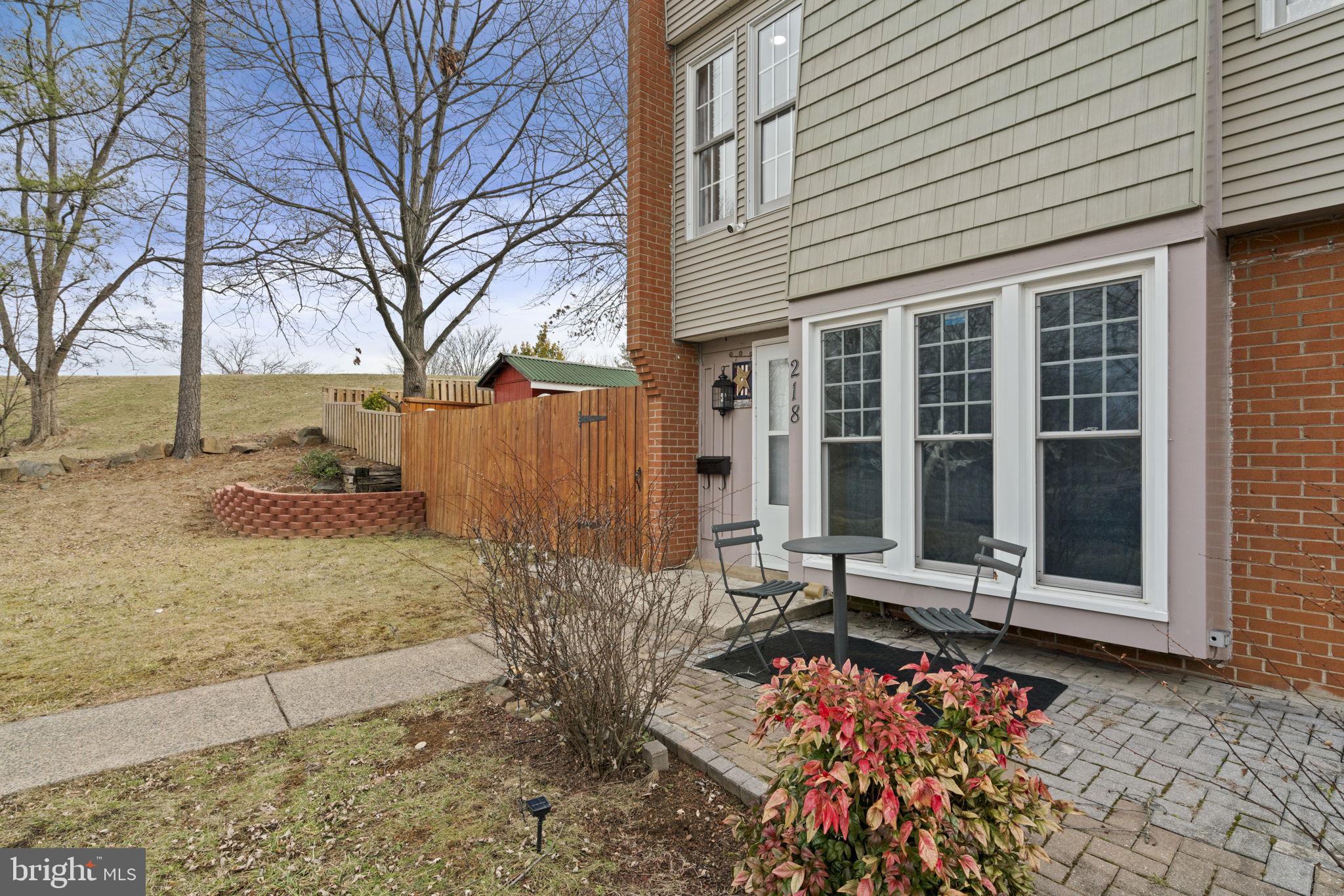 218 ROANOKE DRIVE SE
