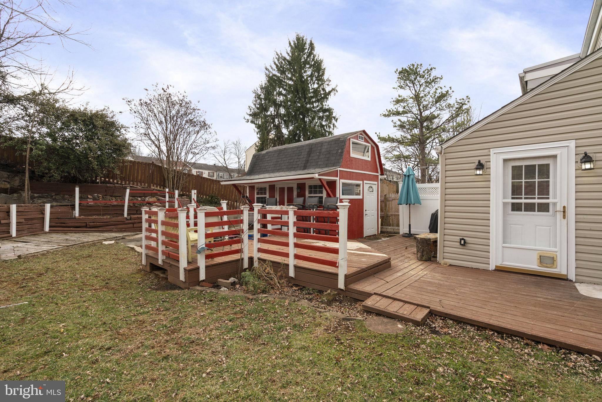 218 ROANOKE DRIVE SE