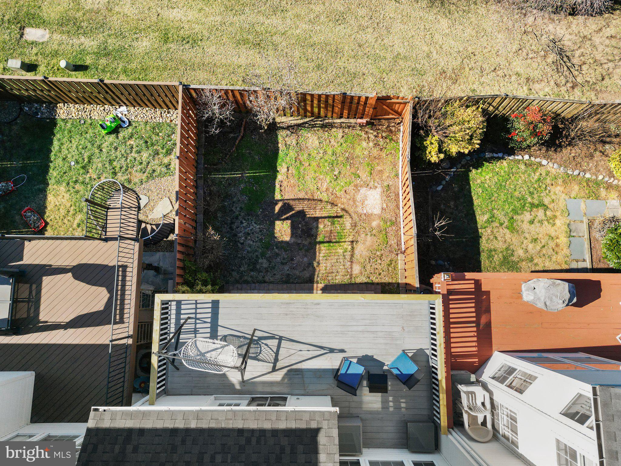 809 VALEMOUNT TERRACE NE