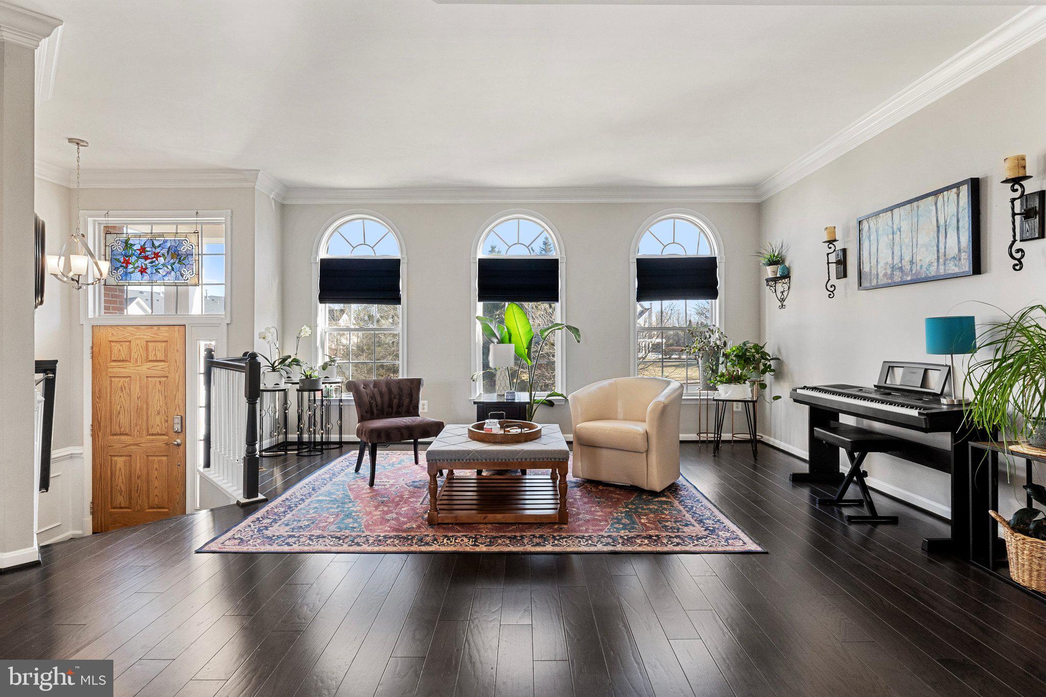 809 VALEMOUNT TERRACE NE