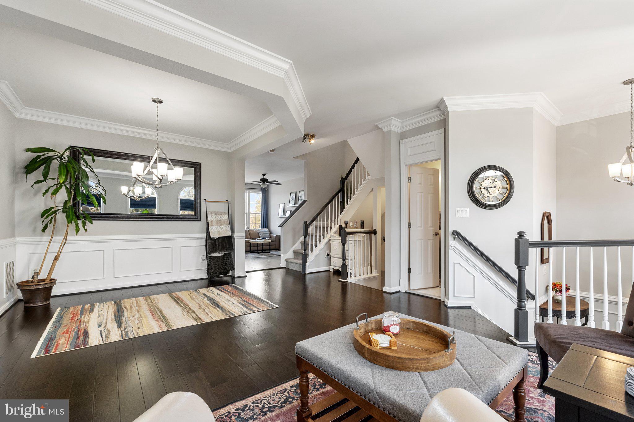 809 VALEMOUNT TERRACE NE