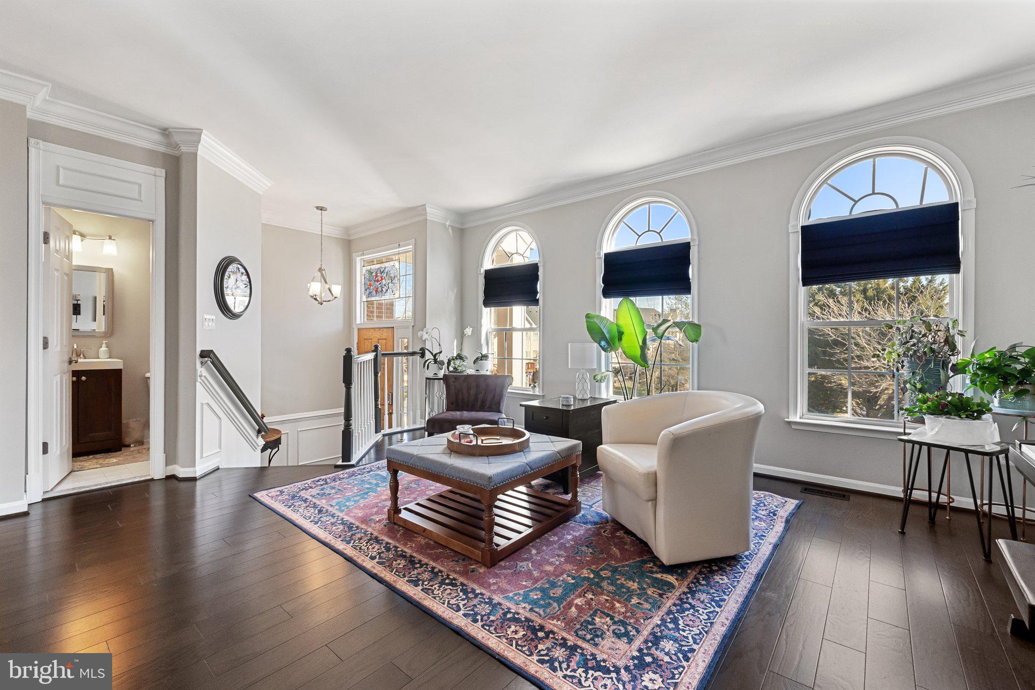 809 VALEMOUNT TERRACE NE