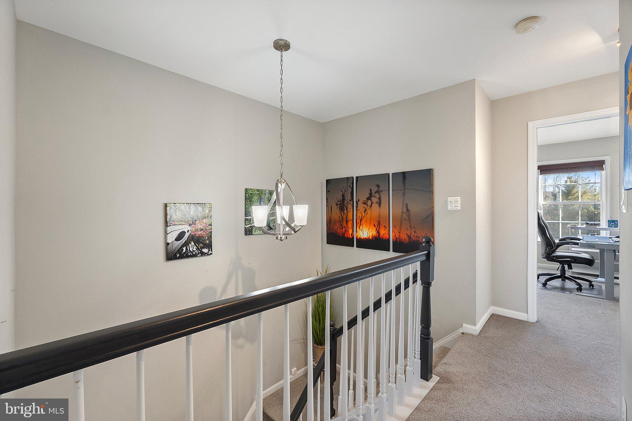 809 VALEMOUNT TERRACE NE