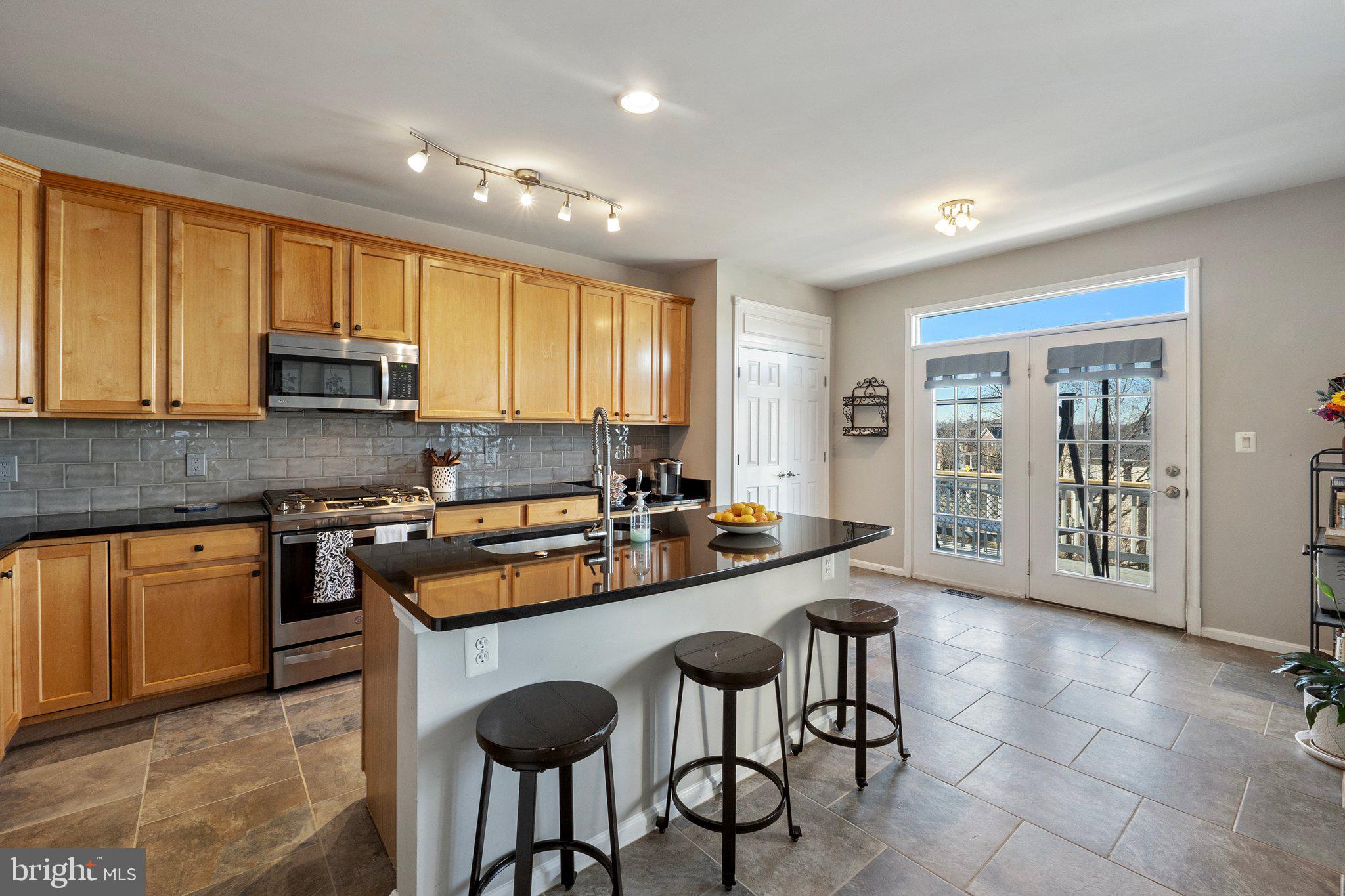 809 VALEMOUNT TERRACE NE